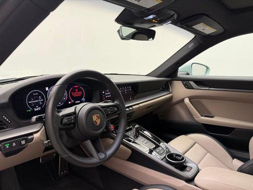 2025 Porsche 911 Carrera