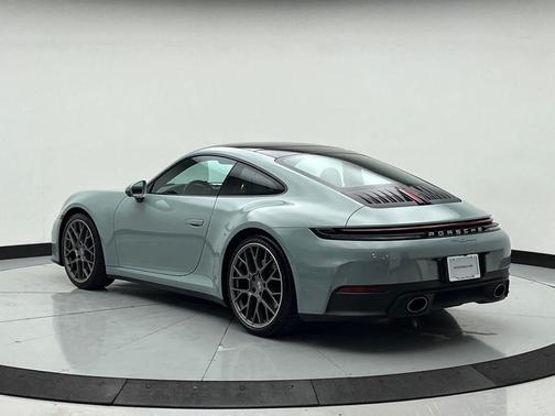 2025 Porsche 911 Carrera
