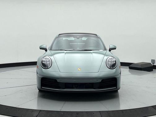 2025 Porsche 911 Carrera