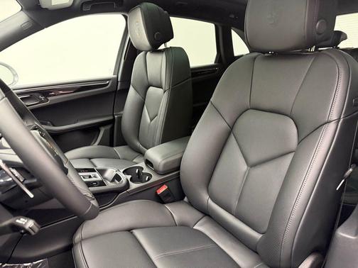 2026 Porsche Macan T