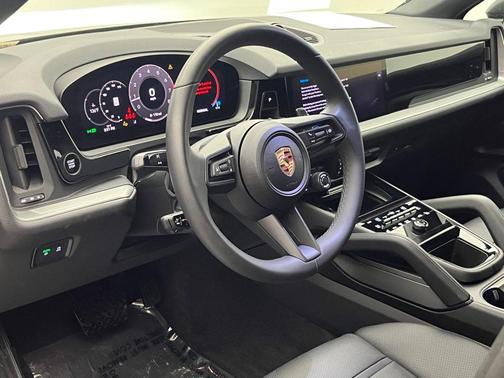 Gray Metallic 2025 Porsche Cayenne Cayenne