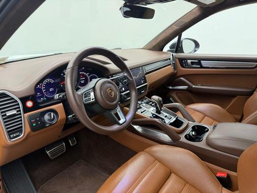2023 Porsche Cayenne Turbo
