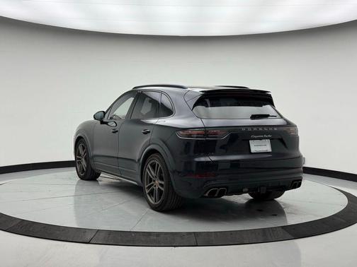 2023 Porsche Cayenne Turbo
