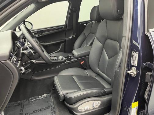 2023 Porsche Macan S