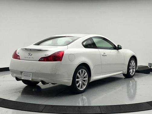 Majestic 2015 INFINITI Q60 S