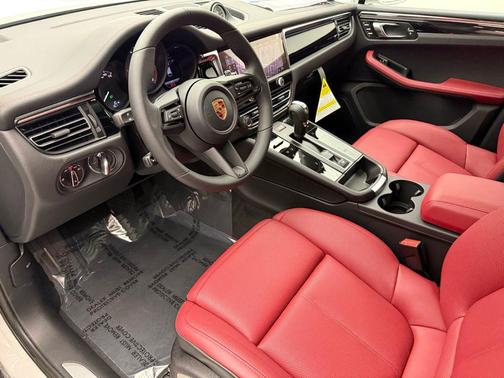 2026 Porsche Macan S