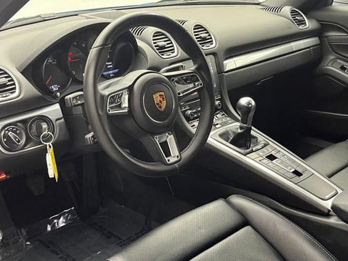 Sapphire Blue Metallic 2018 Porsche 718 Boxster