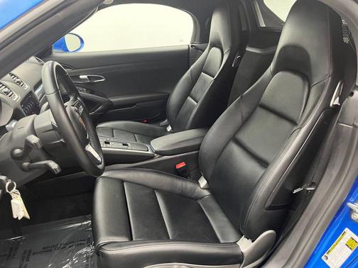 Sapphire Blue Metallic 2018 Porsche 718 Boxster