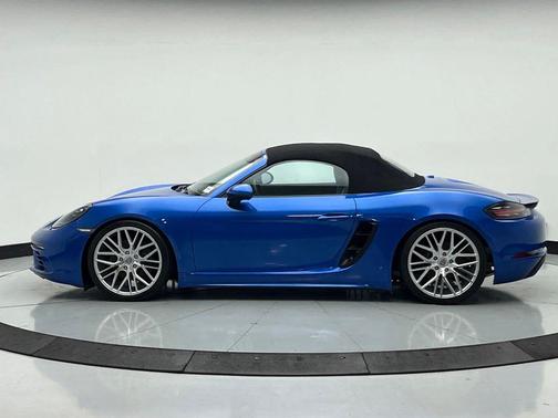Sapphire Blue Metallic 2018 Porsche 718 Boxster