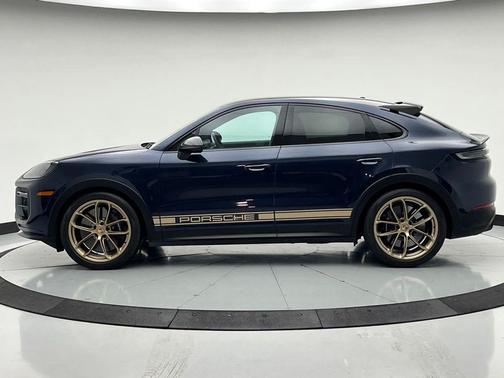 Algarve Blue Metallic 2024 Porsche Cayenne Turbo GT