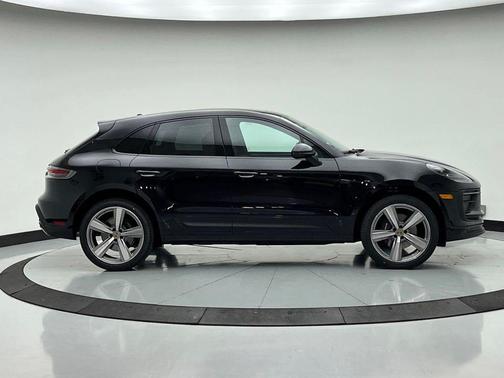 Jet Black Metallic 2026 Porsche Macan Macan