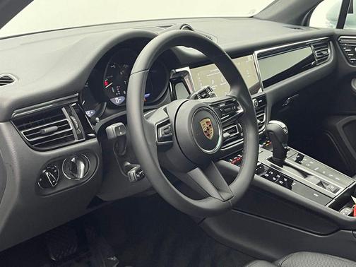 Carrara White 2025 Porsche Macan Macan