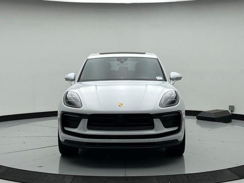 Carrara White 2025 Porsche Macan Macan