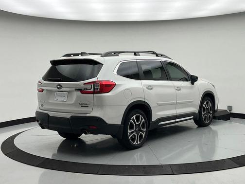 Crystal White Pearl 2024 Subaru Ascent Touring 7-Passenger