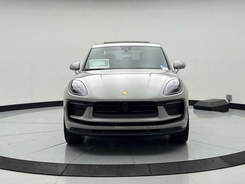 Chalk 2026 Porsche Macan Macan