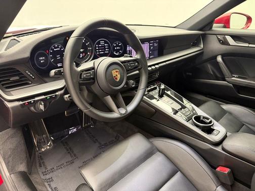 2020 Porsche 911 Carrera 4