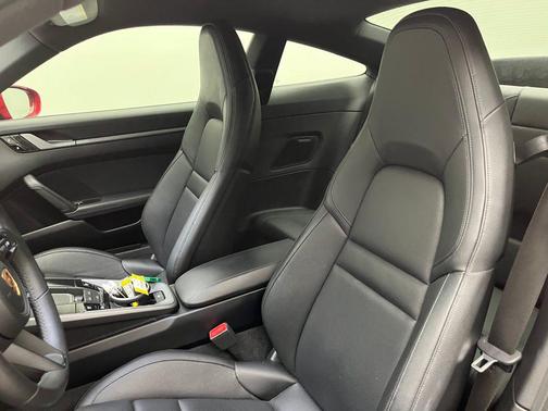 2020 Porsche 911 Carrera 4