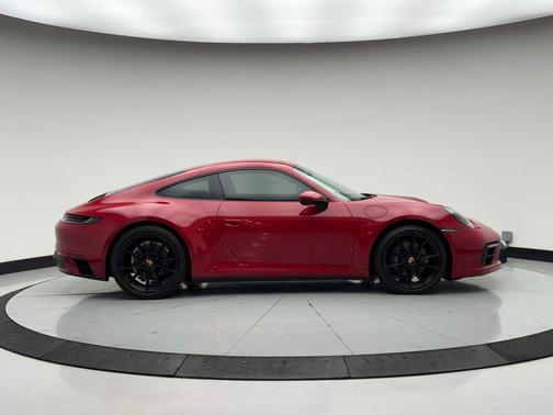 2020 Porsche 911 Carrera 4