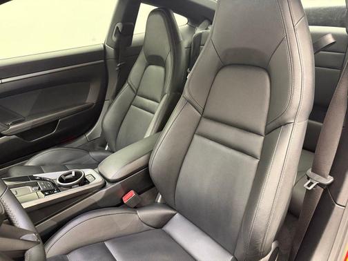2020 Porsche 911 Carrera 4
