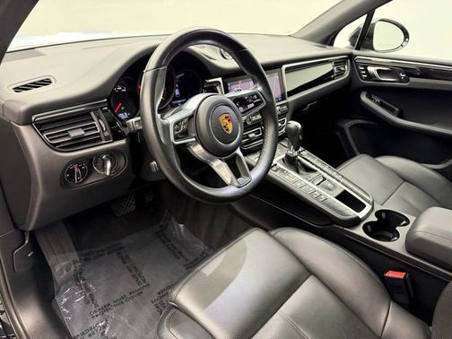 2020 Porsche Macan 