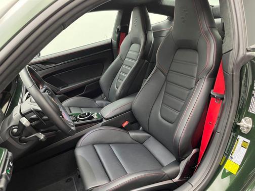 2026 Porsche 911 Carrera 4 GTS