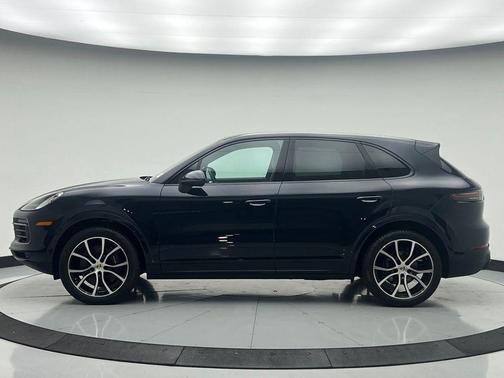Moonlight Blue 2023 Porsche Cayenne Platinum Edition