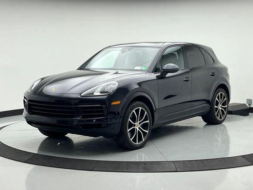 Moonlight Blue 2023 Porsche Cayenne Platinum Edition
