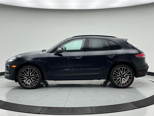 2022 Porsche Macan 