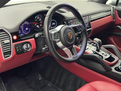 2022 Porsche Cayenne Platinum Edition