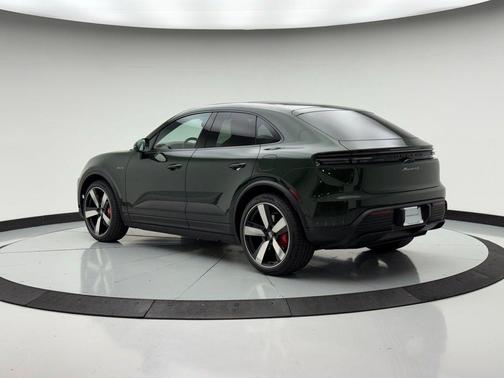 2025 Porsche Macan 4S