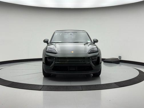 2025 Porsche Macan 4S