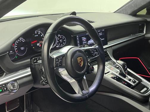 2020 Porsche Panamera GTS