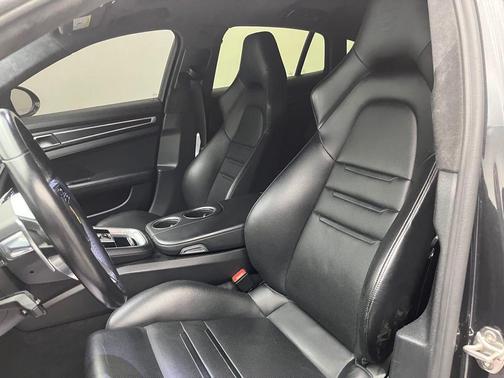 2020 Porsche Panamera GTS