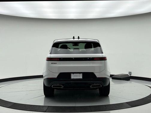 2024 Land Rover Range Rover Sport SE