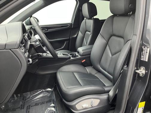 2021 Porsche Macan 