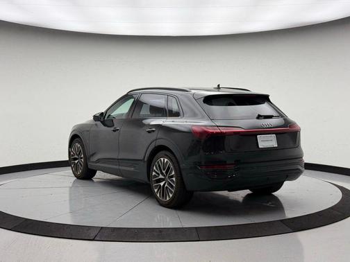 2024 Audi Q8 e-tron Prestige