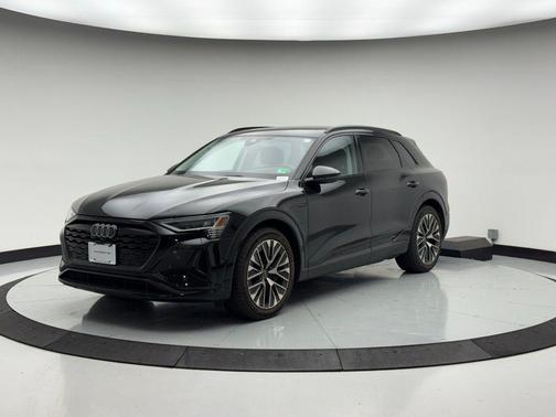 2024 Audi Q8 e-tron Prestige