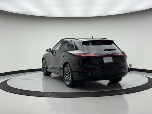 2024 Audi Q8 e-tron Prestige