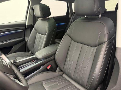 2024 Audi Q8 e-tron Prestige