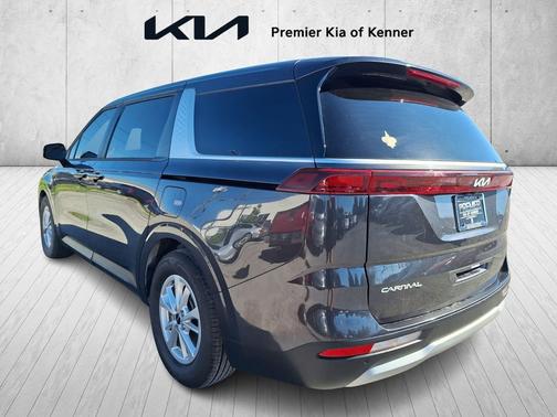 2023 Kia Carnival LX