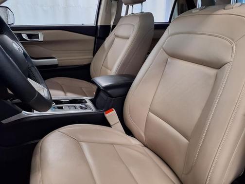 RAPID RED MET TINTED CC 2023 Ford Explorer XLT