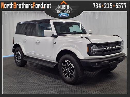 OXFORD WHITE 2025 Ford Bronco OUTER BANKS