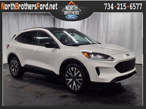 STAR WHITE METALLIC TRI-COA 2020 Ford Escape SE SPORT