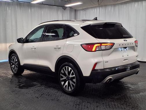 STAR WHITE METALLIC TRI-COA 2020 Ford Escape SE SPORT