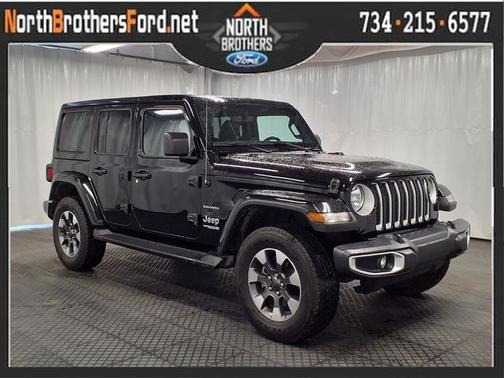 Black Clearcoat 2022 Jeep Wrangler Unlimited SAHARA