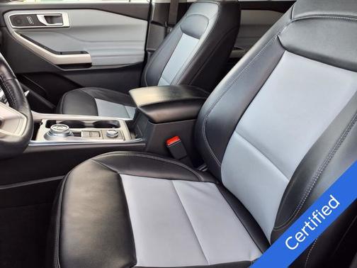 AGATE BLACK METALLIC 2023 Ford Explorer XLT