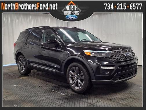AGATE BLACK METALLIC 2023 Ford Explorer XLT