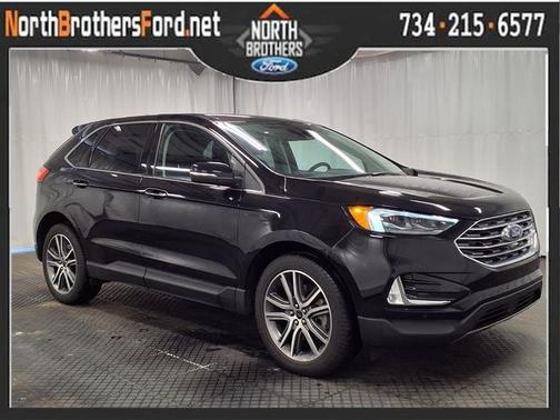 AGATE BLACK METALLIC 2024 Ford Edge TITANIUM