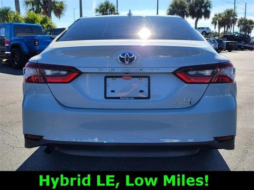 2024 Toyota Camry Hybrid LE
