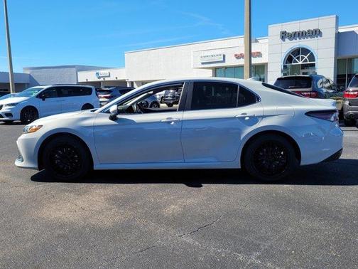 2024 Toyota Camry Hybrid LE